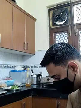 IND COUPLE1 online show from 1, 3, 2025