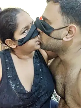 IND COUPLE1 online show from 3, 3, 2025