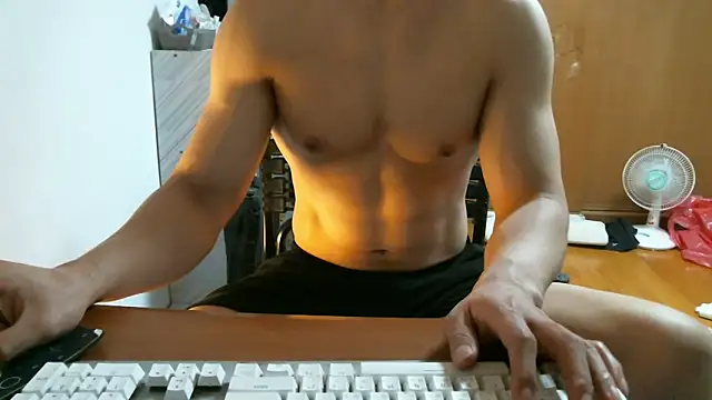 Snapshot of Stellan_0412 chatting on 9, 5, 2026 Stellan 0412 online show from 9, 5, 2026
