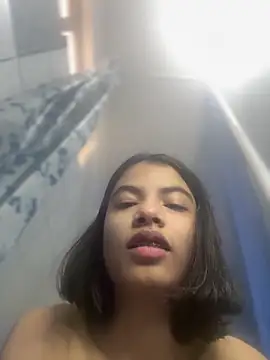 Snapshot of LiaOrtiz69 chatting on 11, 3, 2025 LiaOrtiz69 online show from 11, 3, 2025