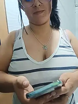 Snapshot of _Angelinaandrade_ chatting on 9, 7, 2026 Angelinaandrade online show from 9, 7, 2026