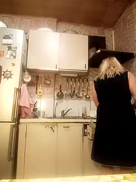 Snapshot of HelenaGlossX chatting on 9, 12, 2024 HelenaGlossX online show from 9, 12, 2024