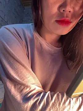 Snapshot of Laura8910 chatting on 3, 12, 2024 Laura8910 online show from 3, 12, 2024