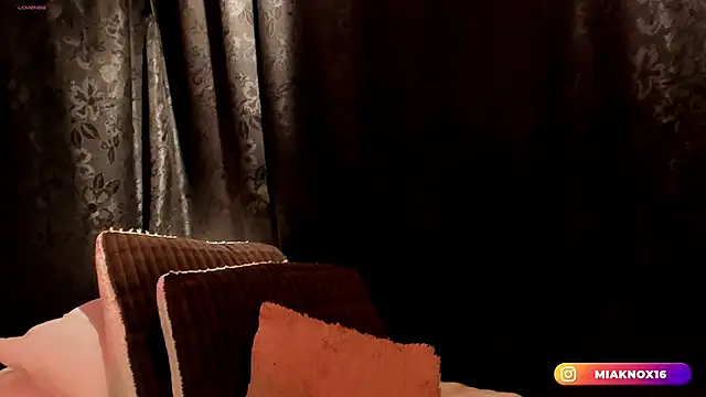 MiaKnox online show from 9, 3, 2026