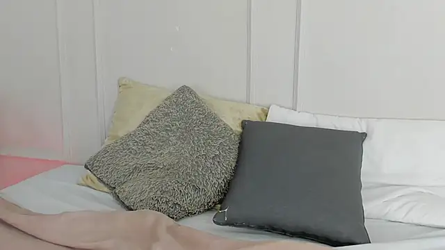 Mariapettit online show from 7, 4, 2026