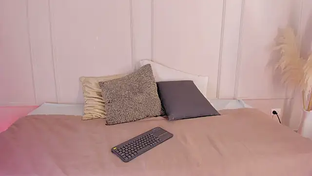 Mariapettit online show from 20, 4, 2026