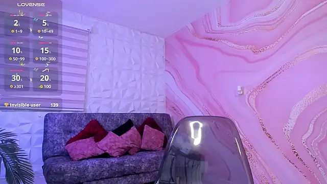 Snapshot of SaraaMills chatting on 11, 1, 2025 SaraaMills online show from 11, 1, 2025