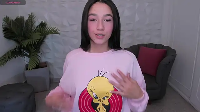 Snapshot of SaraaMills chatting on 17, 1, 2025 SaraaMills online show from 17, 1, 2025