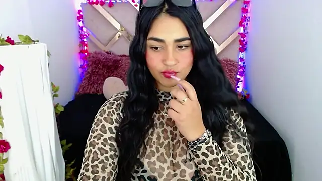 Charlotte cute18 online show from 7, 3, 2025