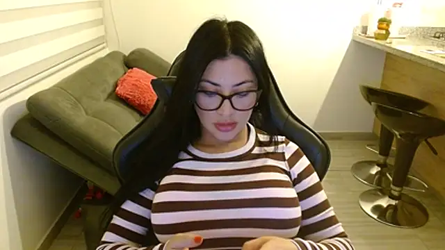 Snapshot of Charlotte_cute18 chatting on 18, 7, 2026 Charlotte cute18 online show from 18, 7, 2026