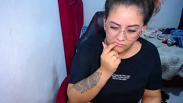 loly bigbooty4u online show from 1, 4, 2026
