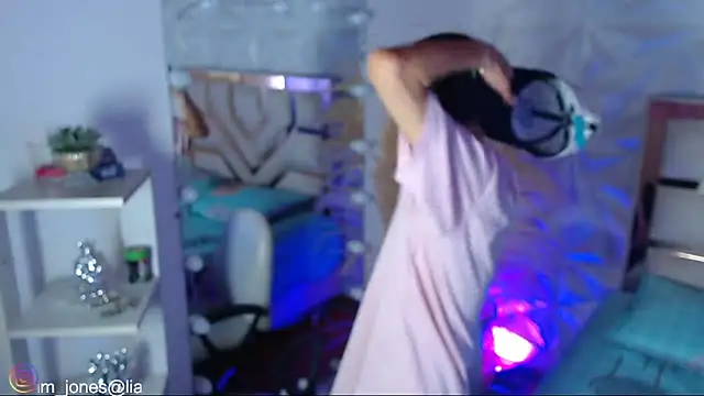 Jonesliam23 online show from 24, 2, 2026