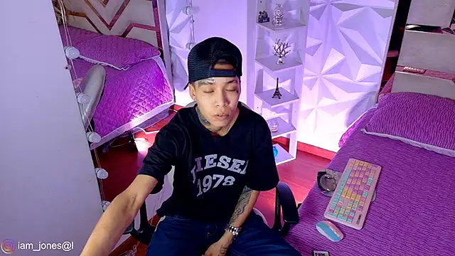 Snapshot of Jonesliam23 chatting on 11, 5, 2026 Jonesliam23 online show from 11, 5, 2026