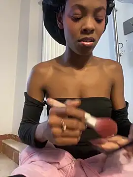 Snapshot of adaraSmiith chatting on 12, 12, 2024 adaraSmiith online show from 12, 12, 2024