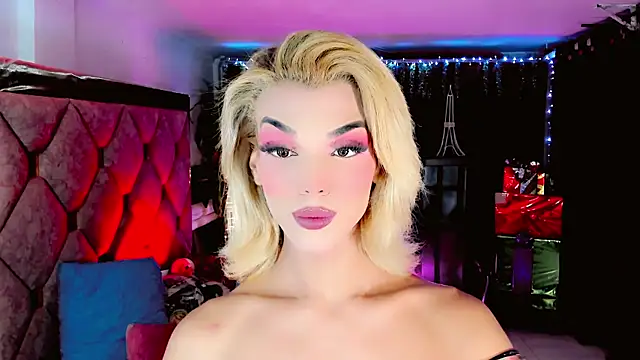 Snapshot of the-horus-girl chatting on 17, 12, 2025 the-horus-girl online show from 17, 12, 2025