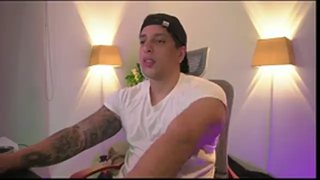 Snapshot of appolo_allen chatting on 14, 12, 2025 appolo allen online show from 14, 12, 2025