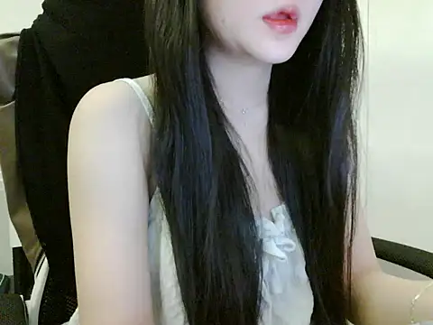 Snapshot of Yin-girl chatting on 21, 10, 2025 Yin-girl online show from 21, 10, 2025