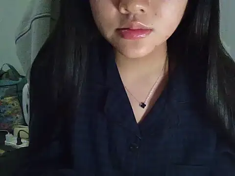 Snapshot of Yin-girl chatting on 23, 11, 2025 Yin-girl online show from 23, 11, 2025