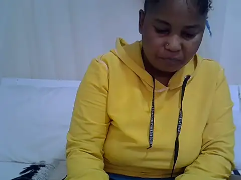 Snapshot of browndolly12 chatting on 12, 7, 2026 browndolly12 online show from 12, 7, 2026