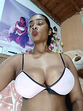 Snapshot of linda-palma chatting on 17, 7, 2026 linda-palma online show from 17, 7, 2026