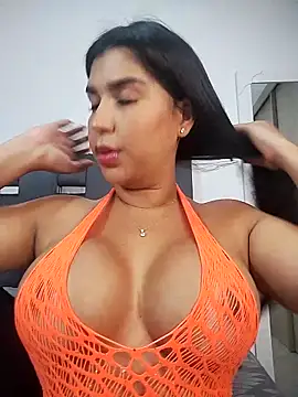 Snapshot of NiaSoler chatting on 1, 2, 2026 NiaSoler online show from 1, 2, 2026