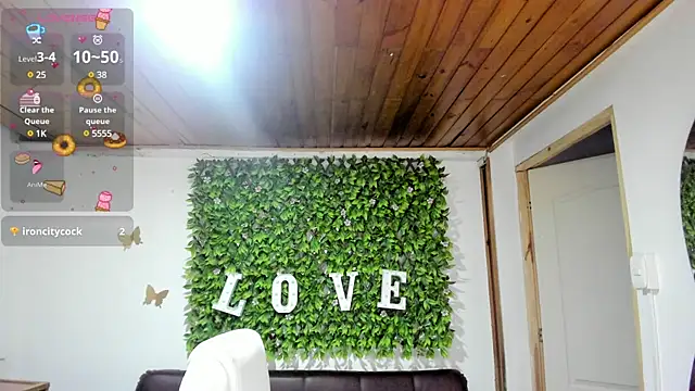 Enma  clark online show from 30, 1, 2025