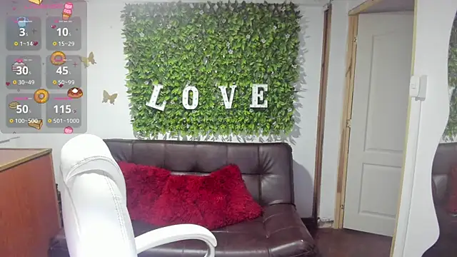 Enma  clark online show from 6, 3, 2025