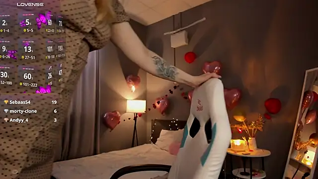 Vanessa Walters online show from 7, 3, 2025