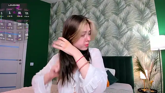 Vanessa Walters online show from 10, 10, 2025