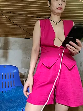Snapshot of Tinease chatting on 11, 10, 2025 Tinease online show from 11, 10, 2025