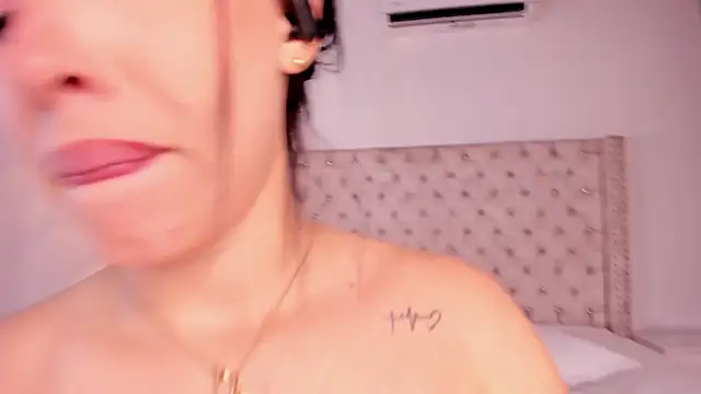 Snapshot of Maya_Bluee chatting on 3, 2, 2026 Maya Bluee online show from 3, 2, 2026