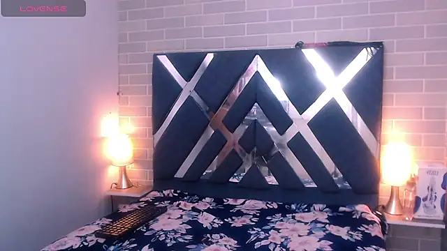 AndreaGil  online show from 4, 3, 2025