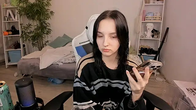 Snapshot of Viv_Player chatting on 20, 12, 2024 Viv Player online show from 20, 12, 2024