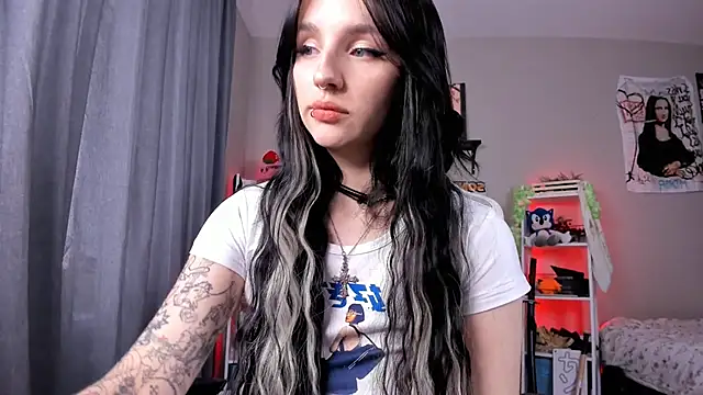 Snapshot of Viv_Player chatting on 7, 3, 2025 Viv Player online show from 7, 3, 2025