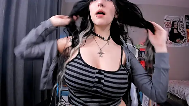 Snapshot of Viv_Player chatting on 19, 3, 2025 Viv Player online show from 19, 3, 2025