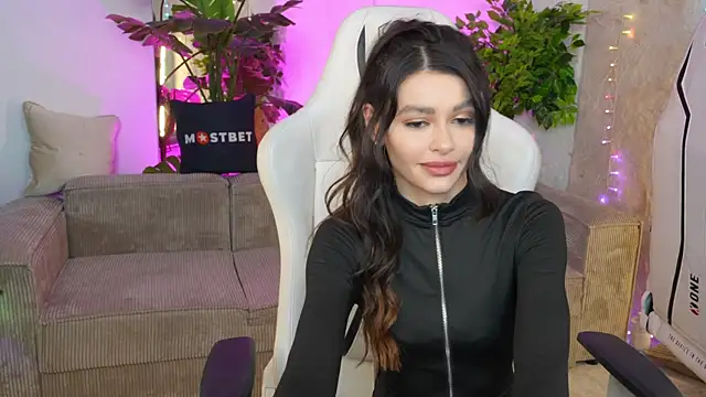 Snapshot of Gabriella054 chatting on 24, 12, 2024 Gabriella054 online show from 24, 12, 2024