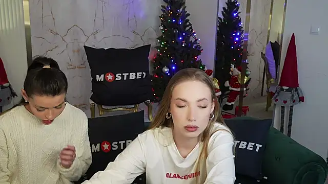 Snapshot of Gabriella054 chatting on 3, 1, 2025 Gabriella054 online show from 3, 1, 2025