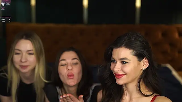 Snapshot of Gabriella054 chatting on 7, 2, 2025 Gabriella054 online show from 7, 2, 2025