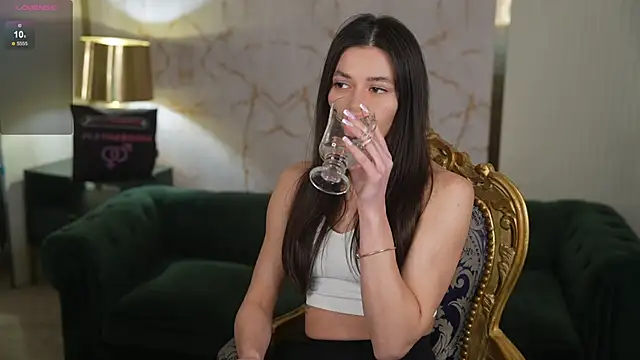 Snapshot of Gabriella054 chatting on 9, 4, 2026 Gabriella054 online show from 9, 4, 2026