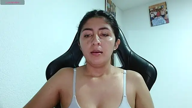 Snapshot of danna_peterson1 chatting on 29, 4, 2026 danna peterson1 online show from 29, 4, 2026