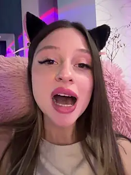 Kimsweet7 online show from 4, 3, 2025