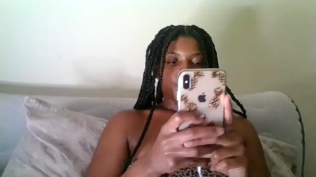 Snapshot of CaramelGoddessxoxo chatting on 19, 5, 2026 CaramelGoddessxoxo online show from 19, 5, 2026
