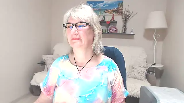 Snapshot of FleurMays chatting on 11, 6, 2026 FleurMays online show from 11, 6, 2026