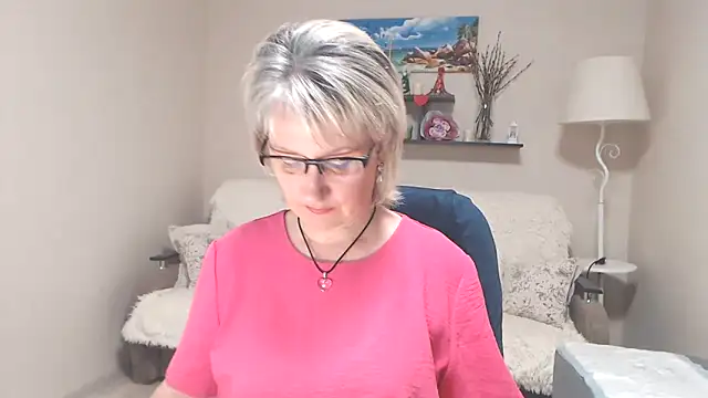 Snapshot of FleurMays chatting on 14, 6, 2026 FleurMays online show from 14, 6, 2026