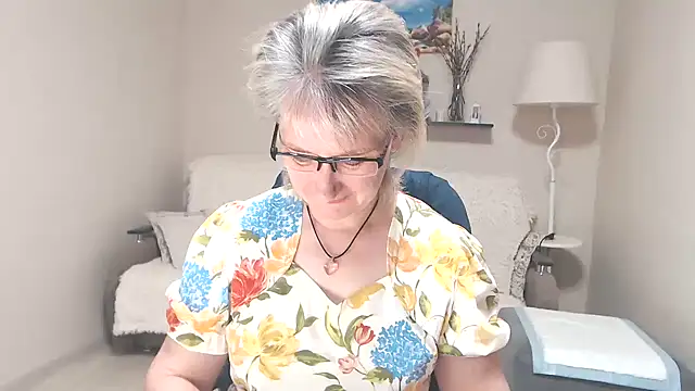 Snapshot of FleurMays chatting on 21, 6, 2026 FleurMays online show from 21, 6, 2026