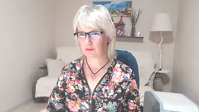 Snapshot of FleurMays chatting on 25, 6, 2026 FleurMays online show from 25, 6, 2026