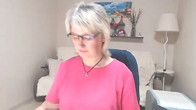Snapshot of FleurMays chatting on 28, 6, 2026 FleurMays online show from 28, 6, 2026