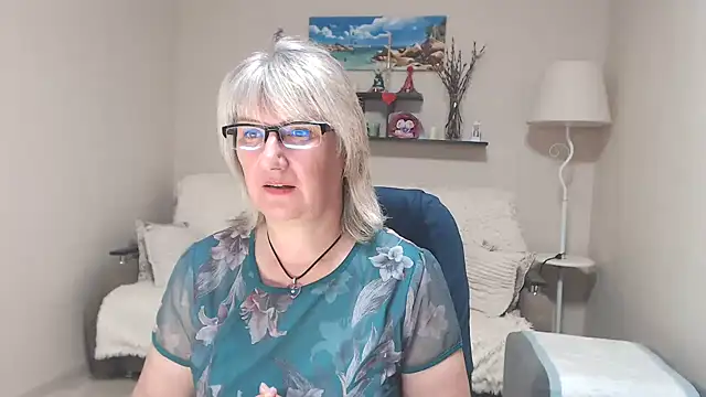 Snapshot of FleurMays chatting on 14, 7, 2026 FleurMays online show from 14, 7, 2026