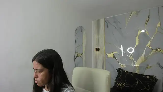 kathina giraldo online show from 7, 4, 2026