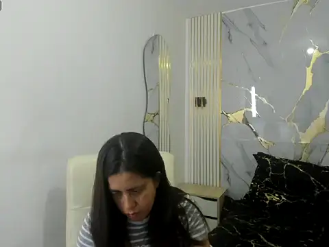 kathina giraldo online show from 10, 4, 2026